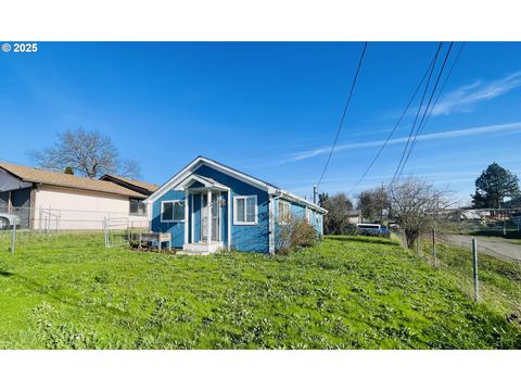 110 SE DARRELL AVE Winston OR 97496