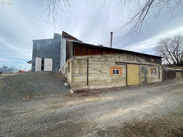 621 JOHN ST