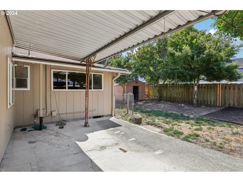 A home in Milwaukie