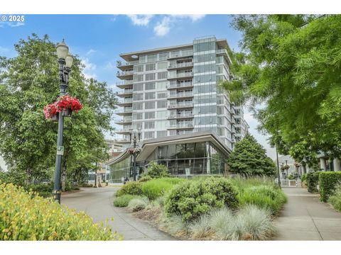 1920 S RIVER DR E804 Portland OR 97201