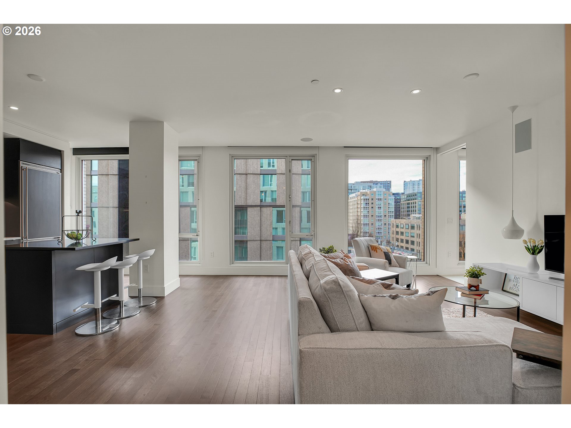 937 NW GLISAN ST 735