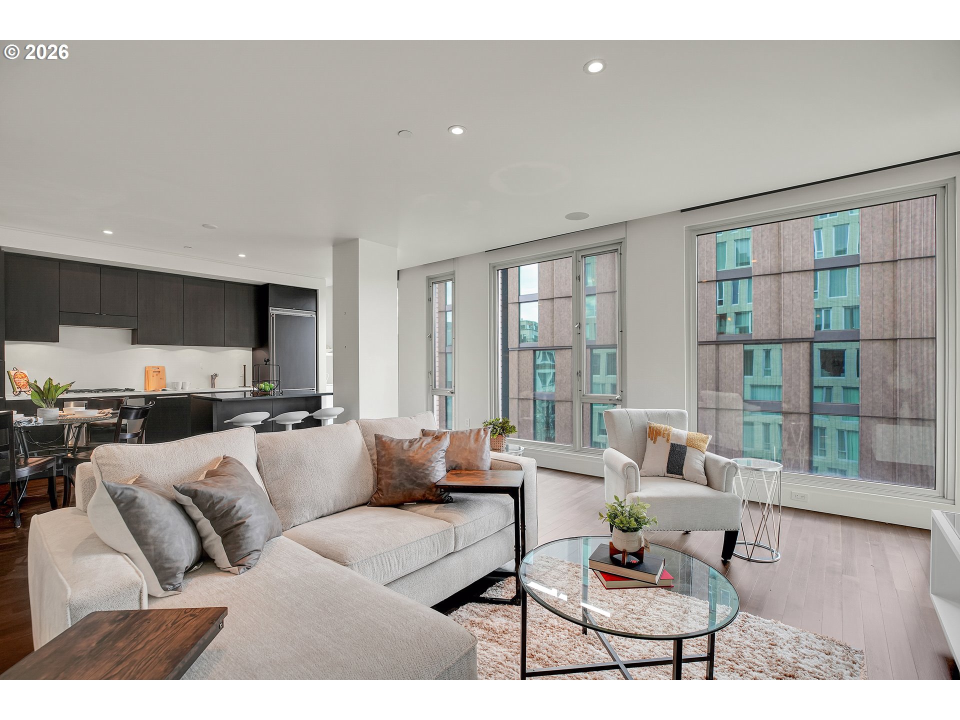 937 NW GLISAN ST 735