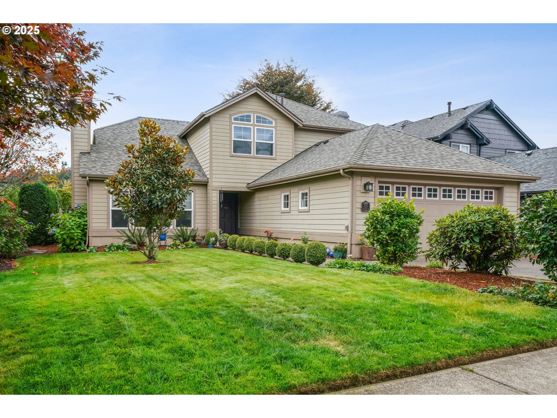 528 CREEKSIDE DR