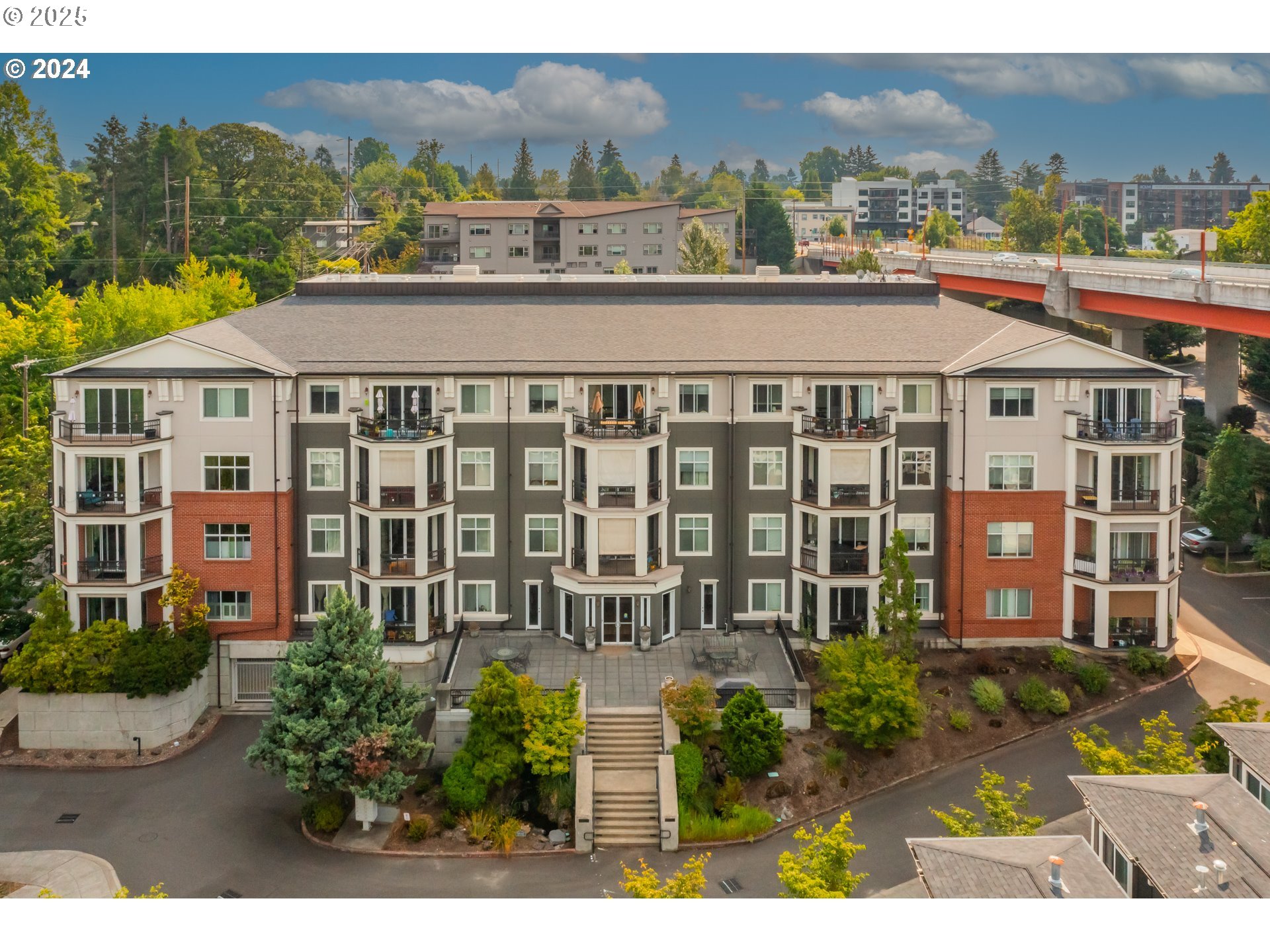 196 SE SPOKANE ST 101
