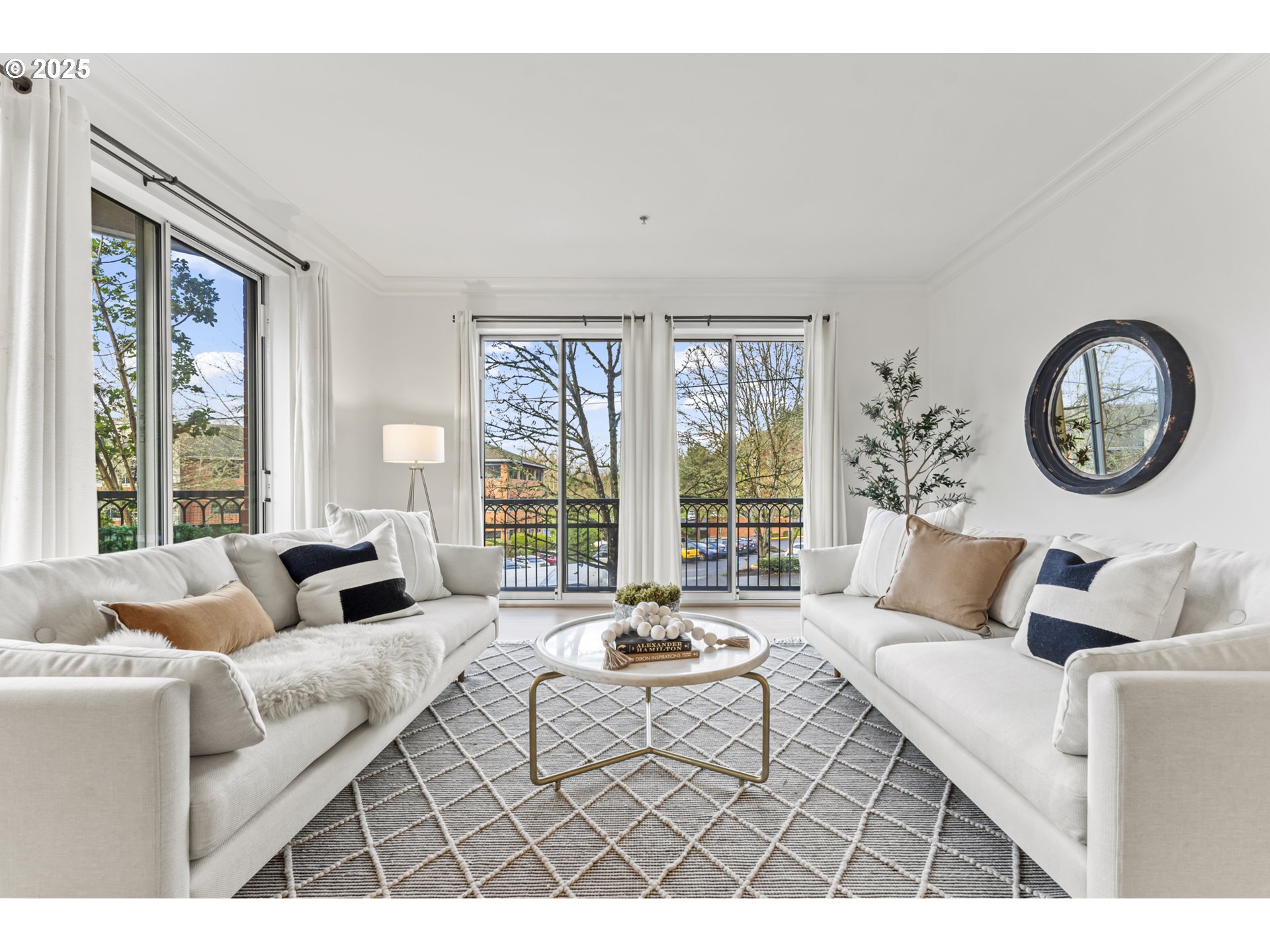 196 SE SPOKANE ST 101