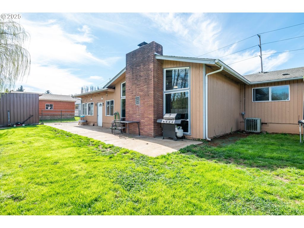 listing image 24