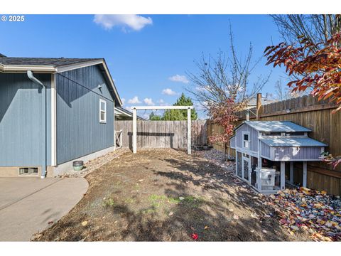 Tiny photo for 982 Creswood Dr, Creswell, OR 97426 (MLS # 612824145)