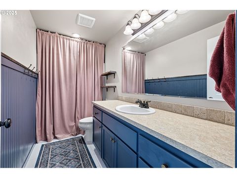 Tiny photo for 982 Creswood Dr, Creswell, OR 97426 (MLS # 612824145)