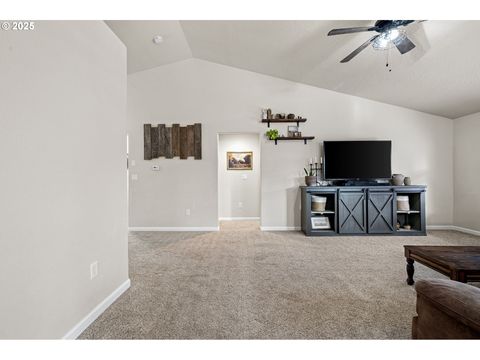 Tiny photo for 982 Creswood Dr, Creswell, OR 97426 (MLS # 612824145)