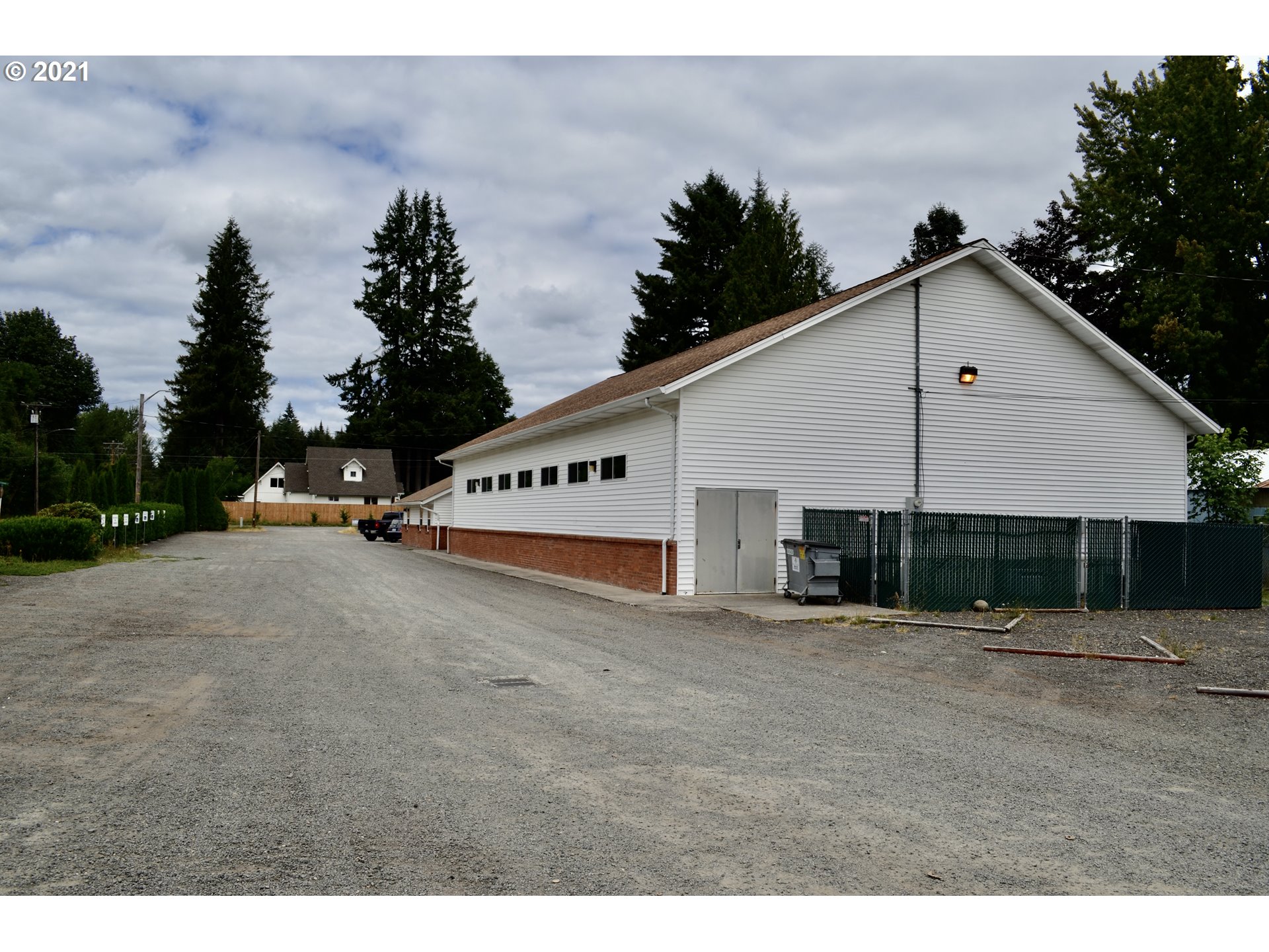 509 W Cushman ST