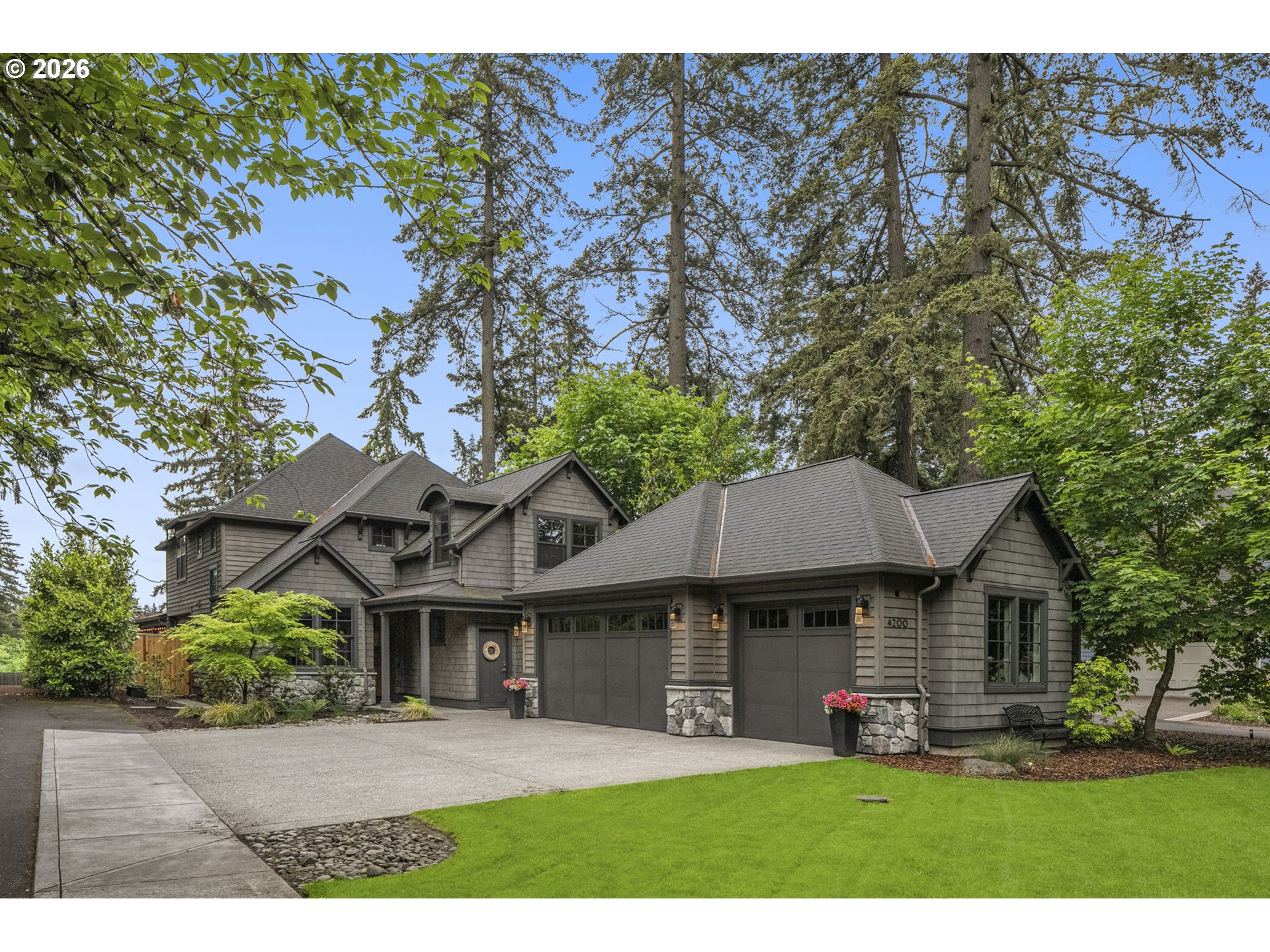 4200 UPPER DR