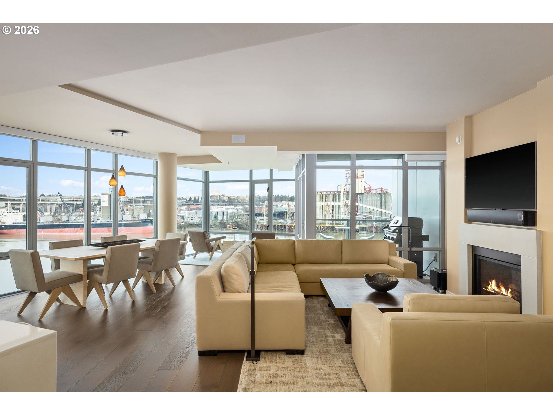 1310 NW NAITO PKWY 901