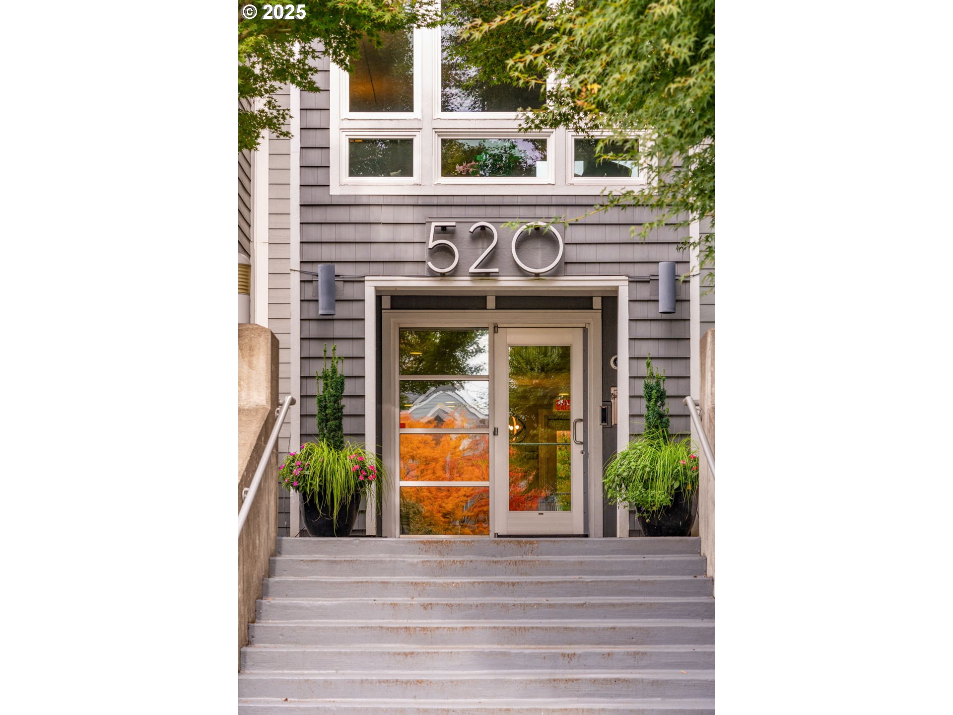 520 SE COLUMBIA RIVER DR 212