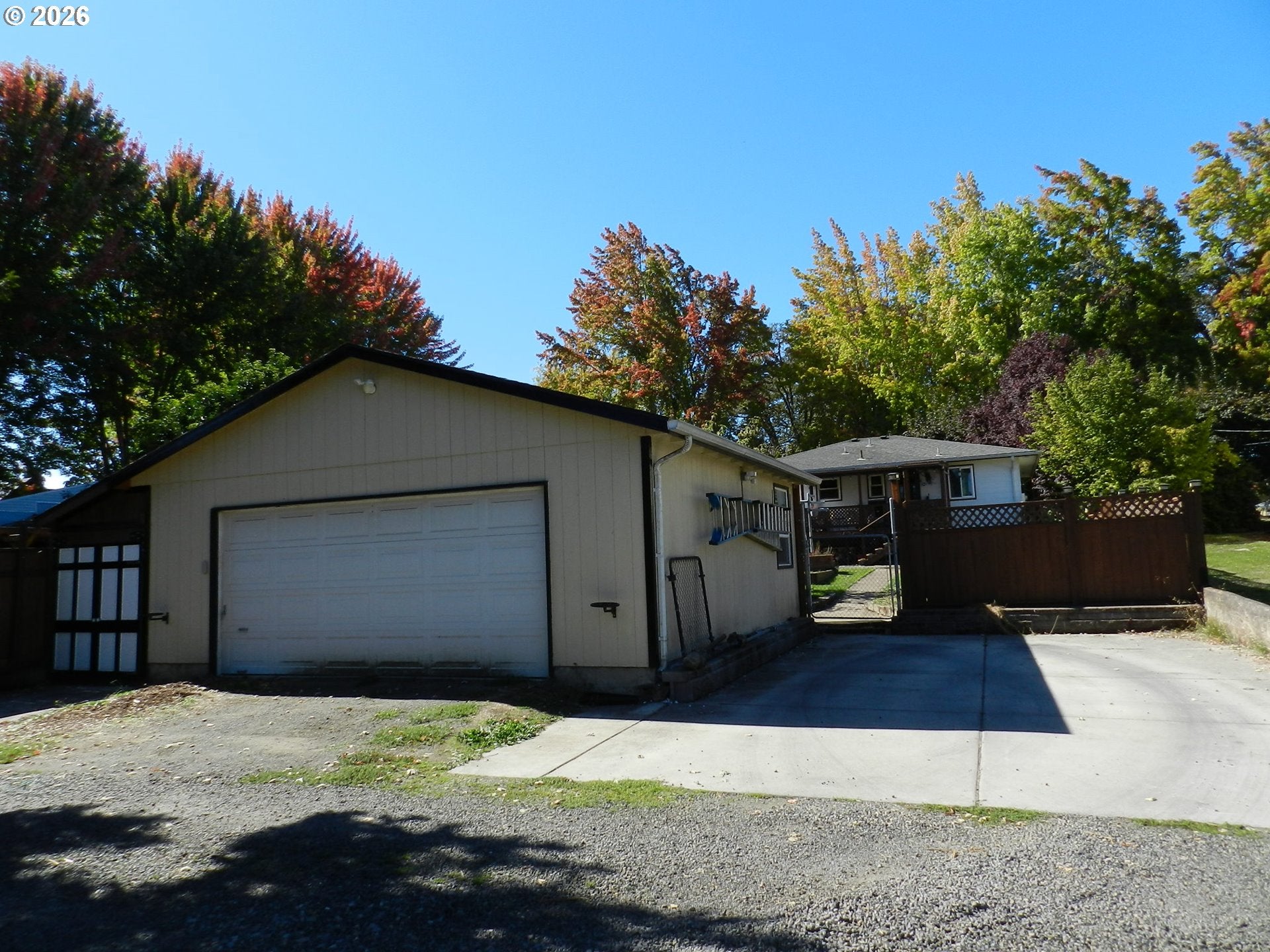 1715 ELM ST