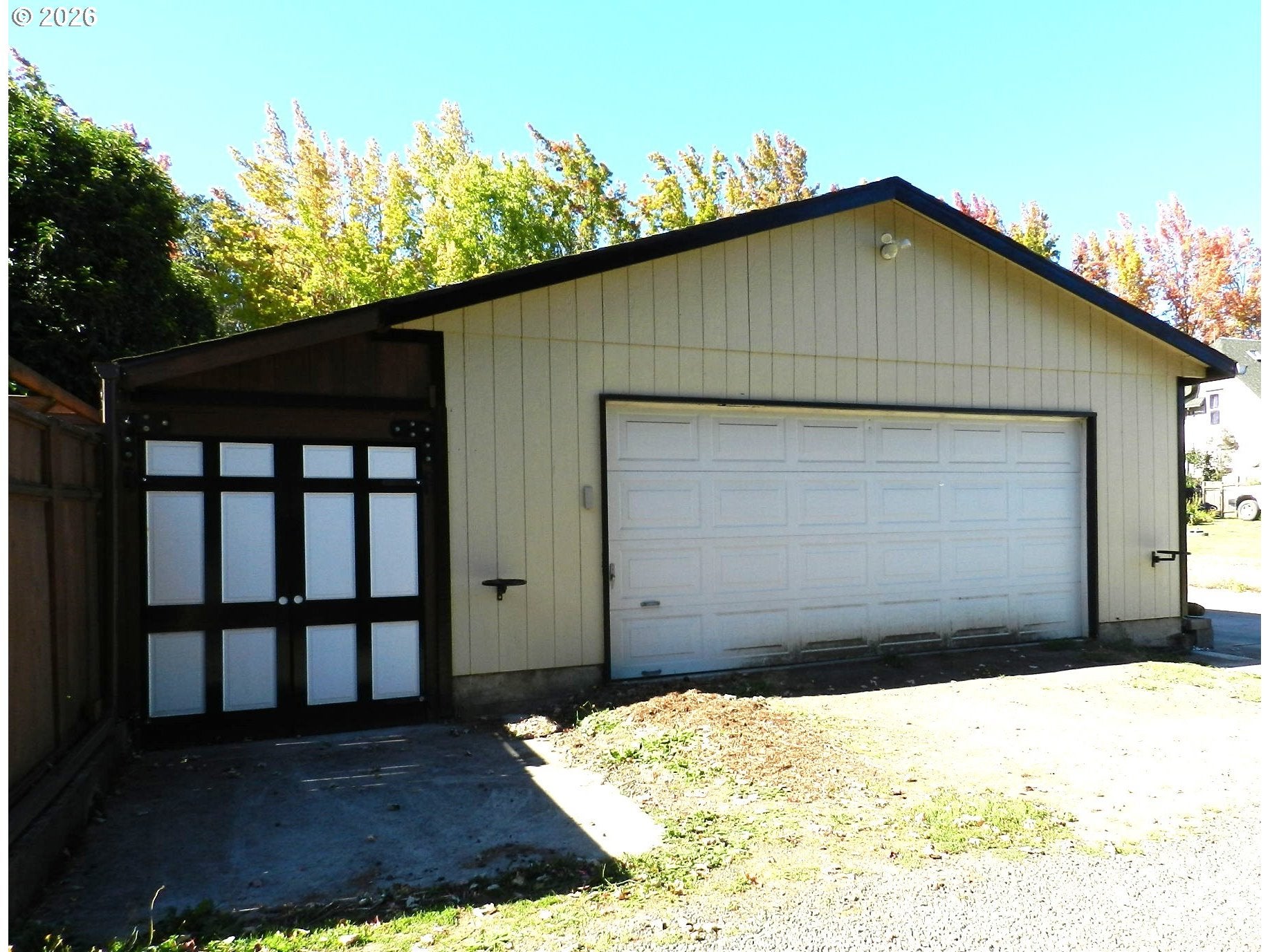 1715 ELM ST