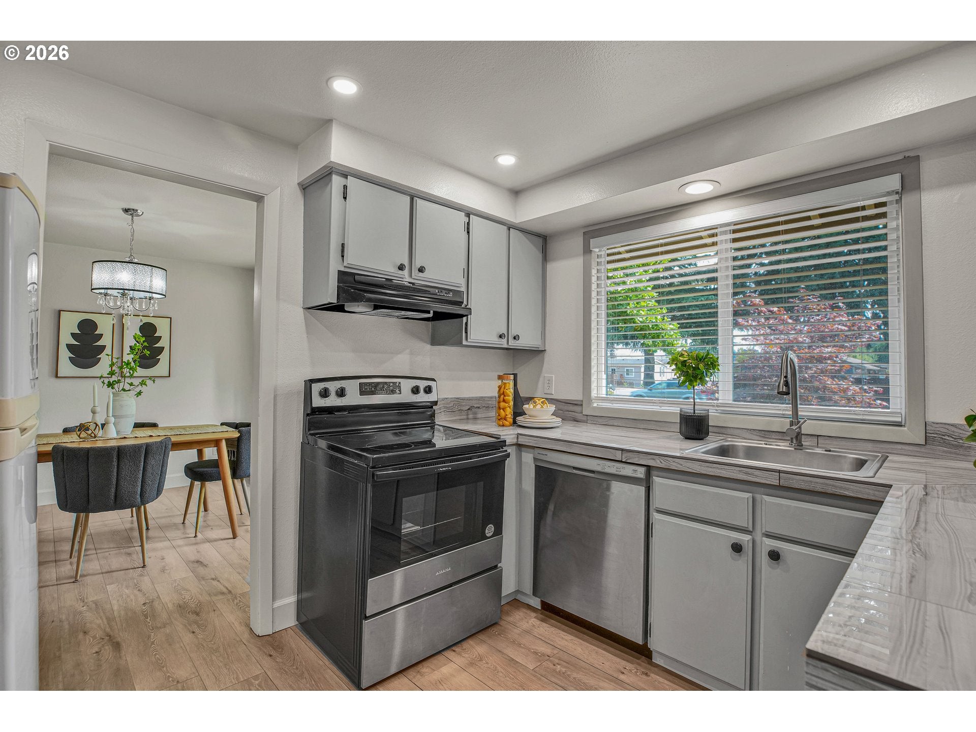 466 SW 13TH AVE