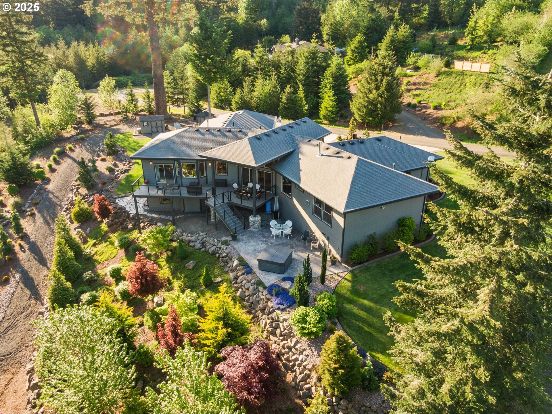 201 Thompson DR