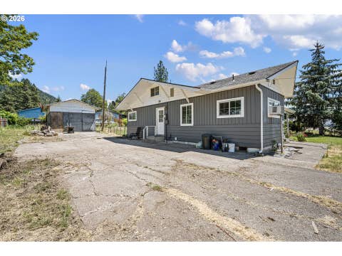 Tiny photo for 402 N D St, Lowell, OR 97452 (MLS # 207825332)