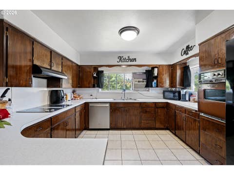 Tiny photo for 402 N D St, Lowell, OR 97452 (MLS # 207825332)
