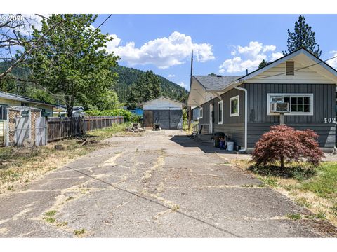 Tiny photo for 402 N D St, Lowell, OR 97452 (MLS # 207825332)