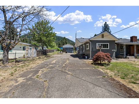 Tiny photo for 402 N D St, Lowell, OR 97452 (MLS # 207825332)