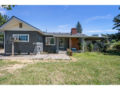 Photo of 402 N D St, Lowell, OR 97452 (MLS # 207825332)