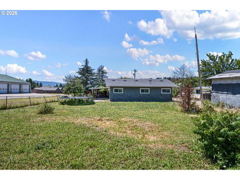 Tiny photo for 402 N D St, Lowell, OR 97452 (MLS # 207825332)