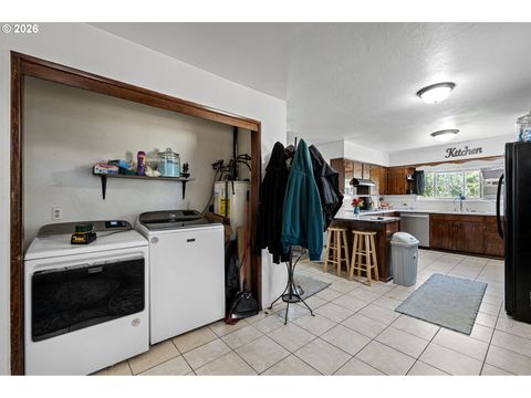 Tiny photo for 402 N D St, Lowell, OR 97452 (MLS # 207825332)
