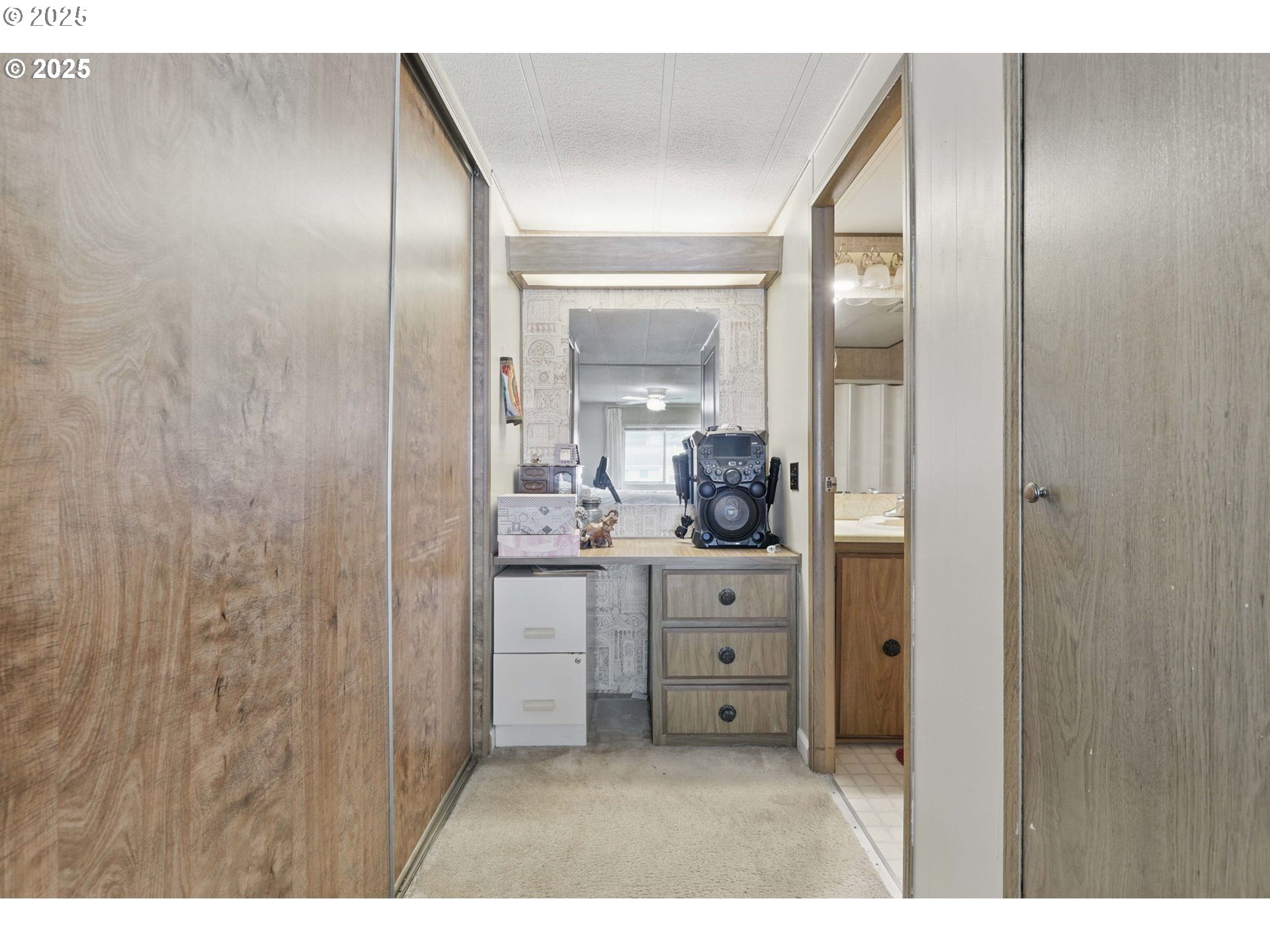 21100 NE SANDY BLVD 52