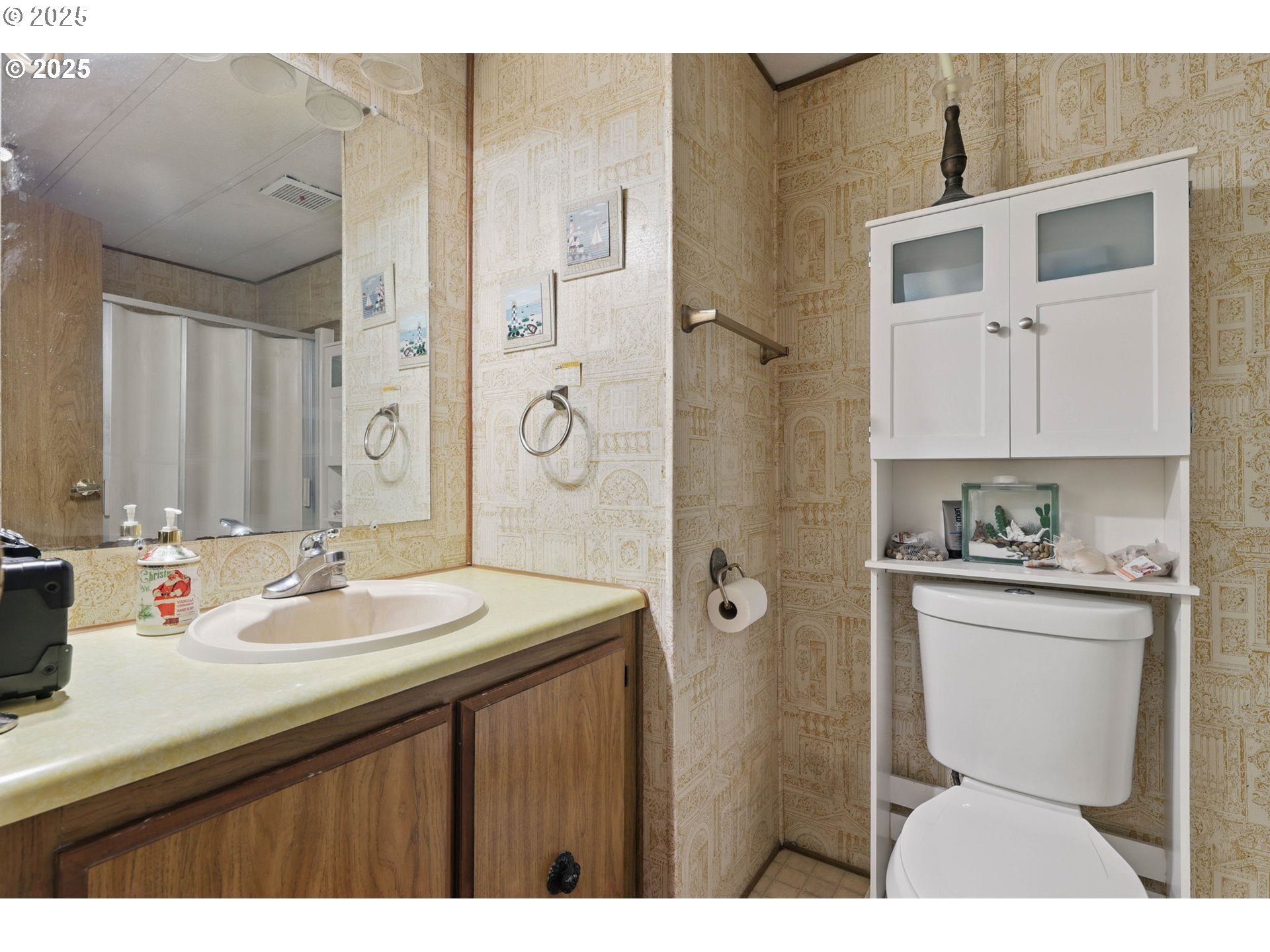 21100 NE SANDY BLVD 52