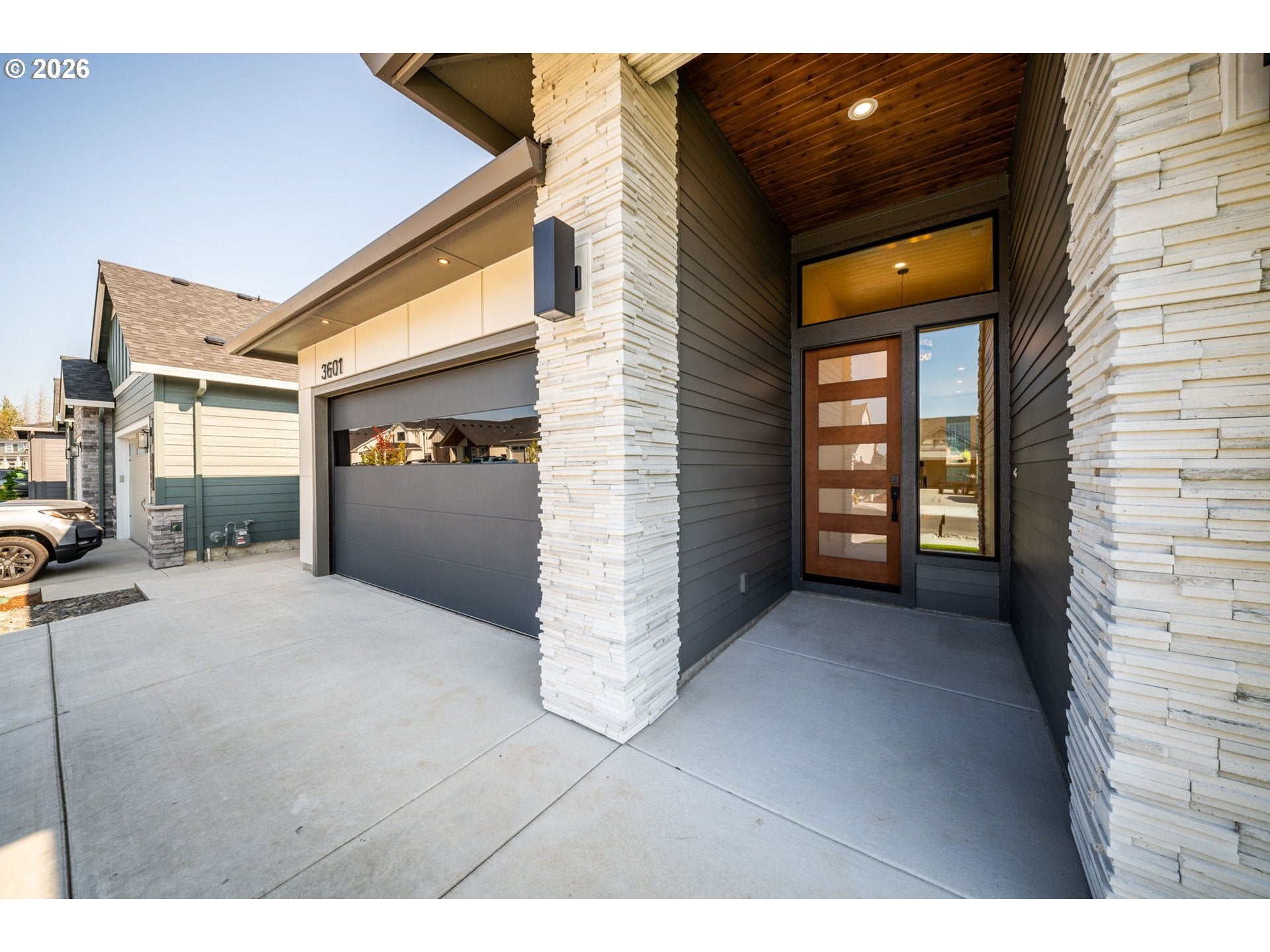 3601 N 11TH CIR