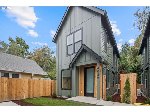 4029 SE TIBBBETTS ST Portland OR 97202