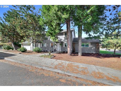 76174/76176 RIPPLING WAY Oakridge OR 97463