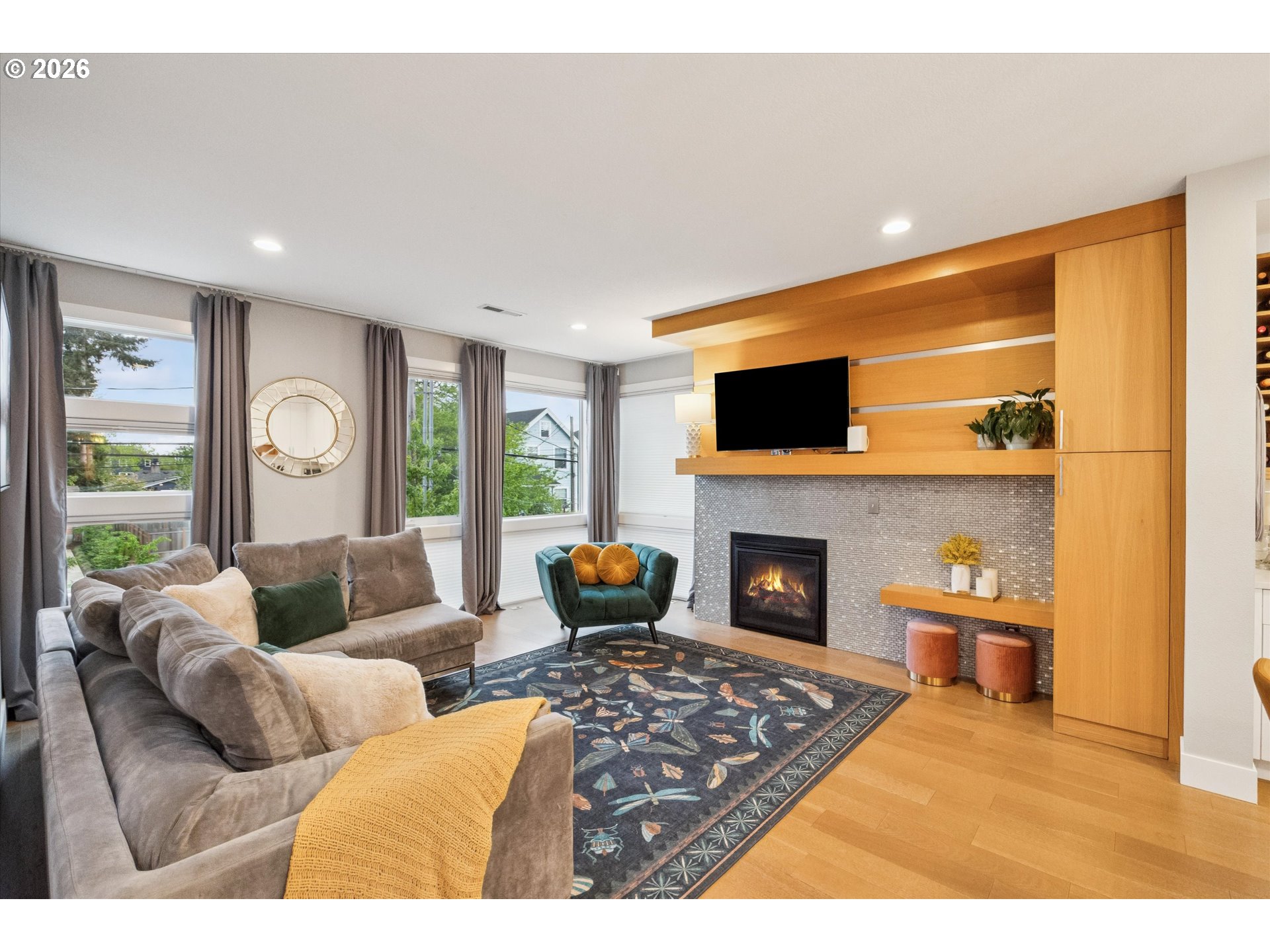 16 NE 55TH AVE