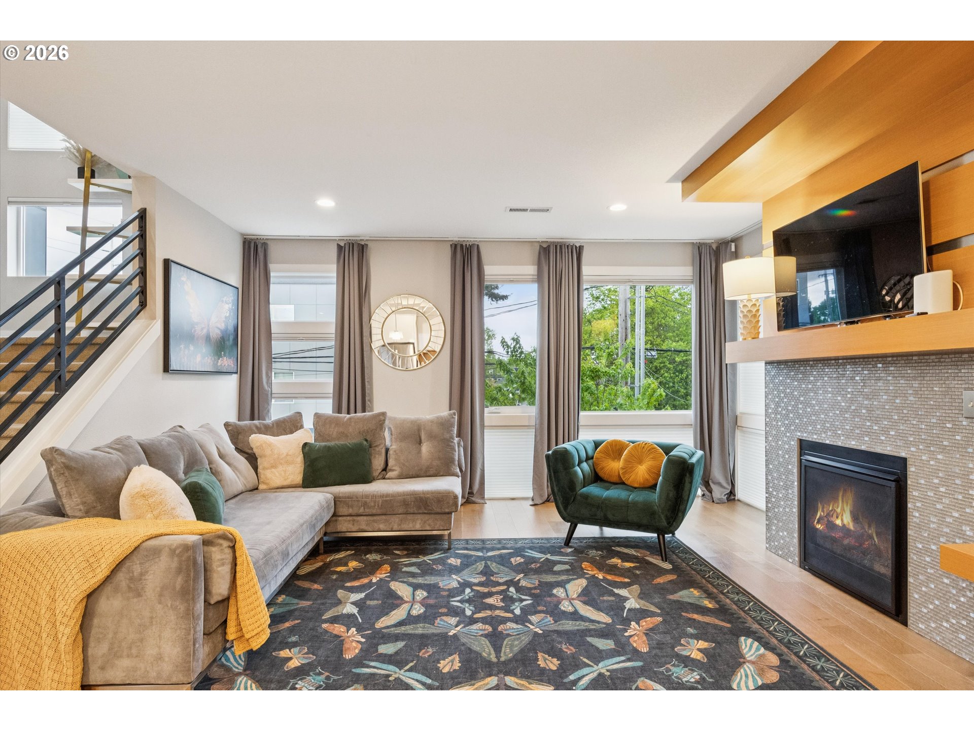 16 NE 55TH AVE