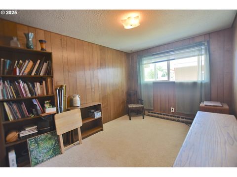 Tiny photo for 48565 E 1st St, Oakridge, OR 97463 (MLS # 736519777)