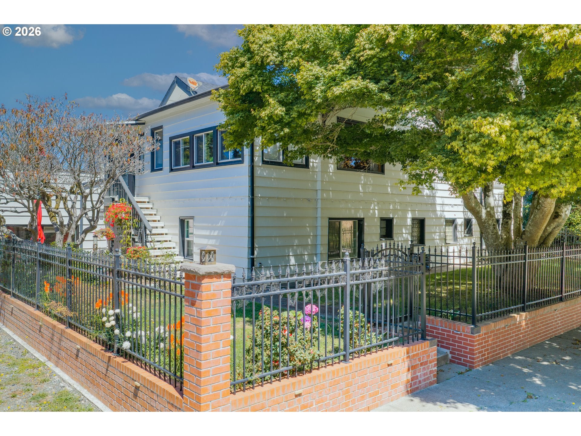 380 N 2ND CT