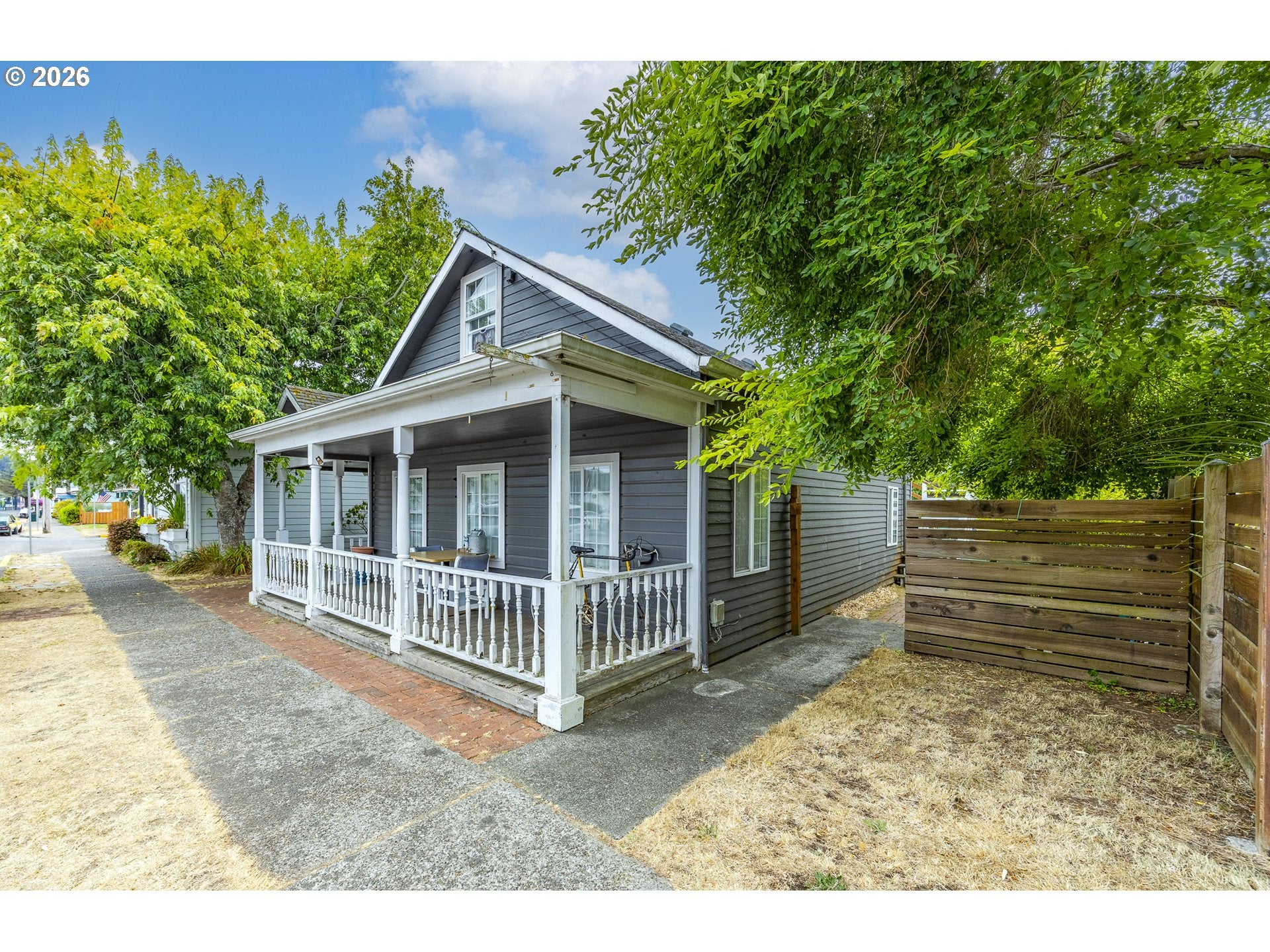 239 MAPLE ST