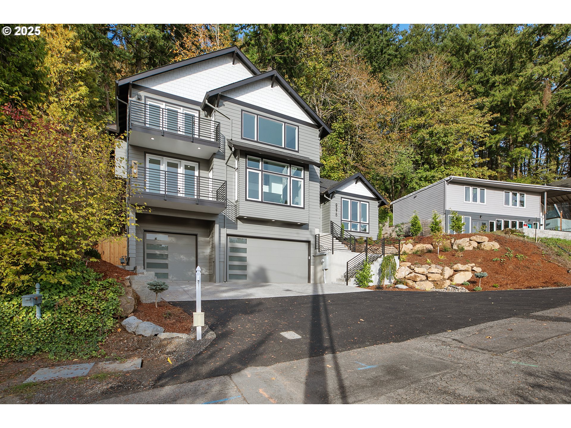 9375 NE SACRAMENTO ST