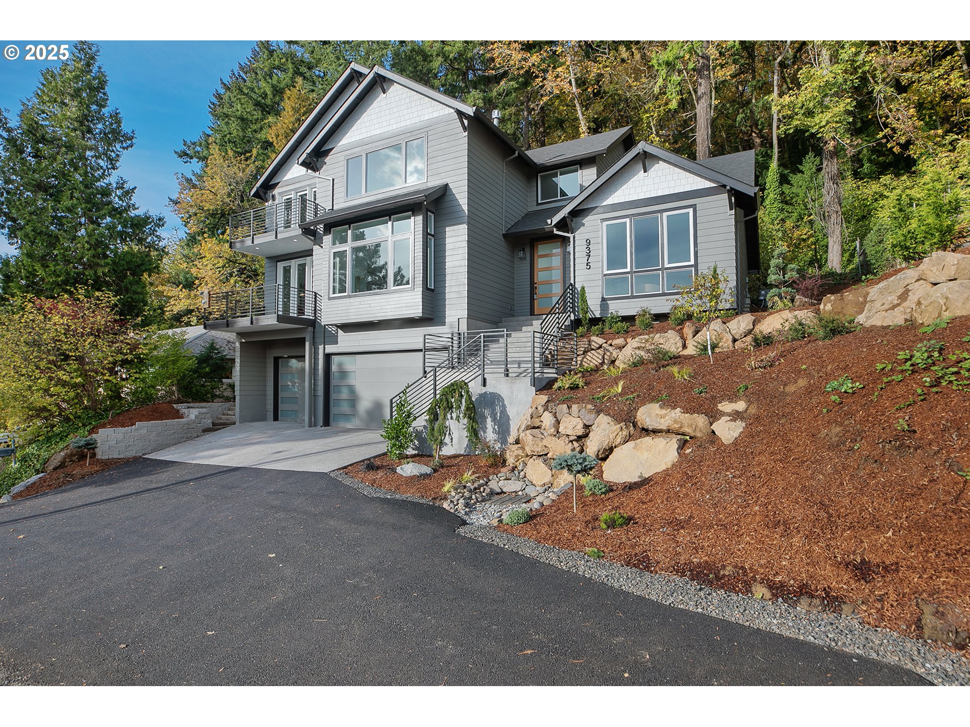 9375 NE SACRAMENTO ST