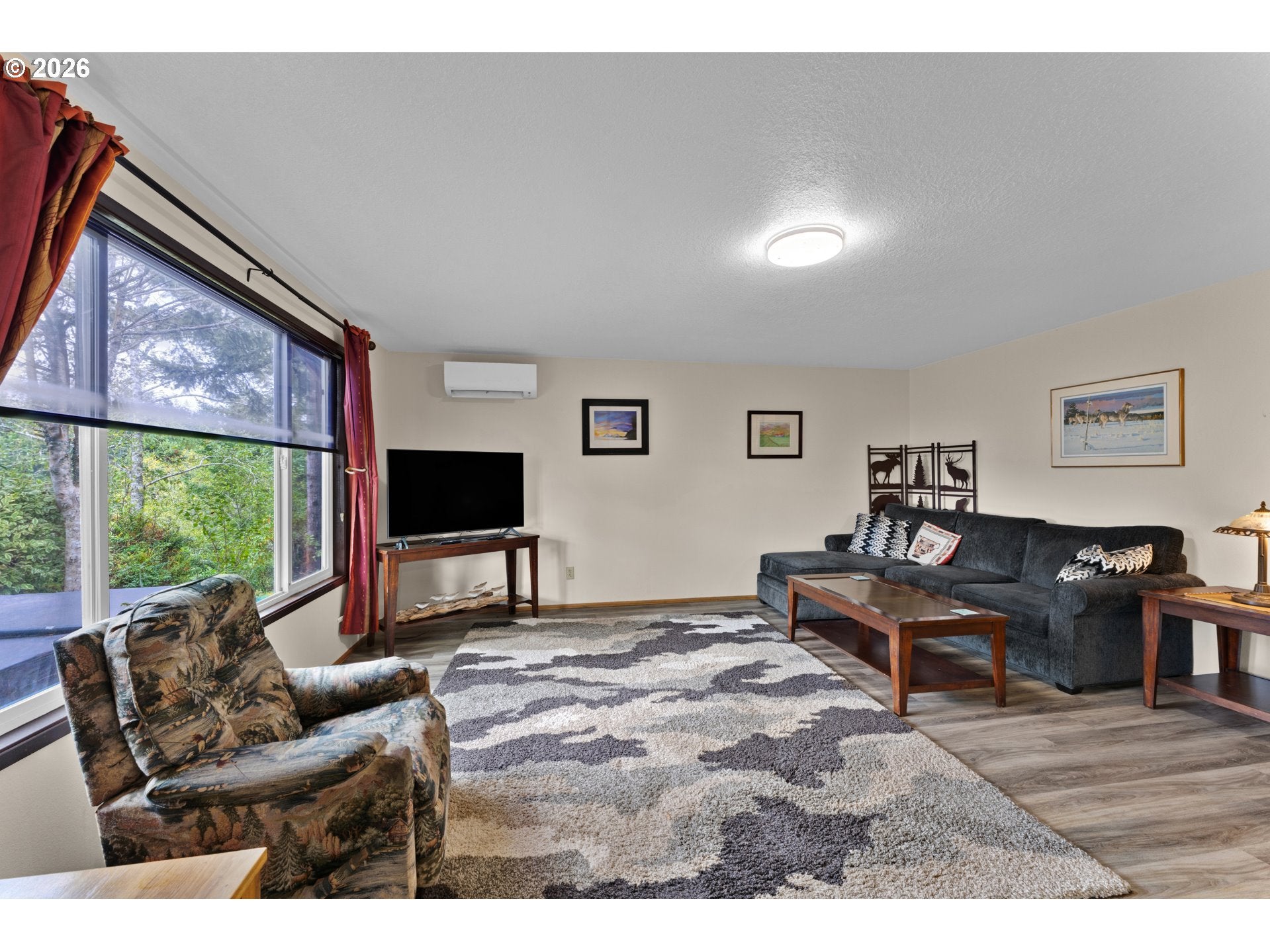 600 QUEENS CT