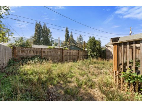 A home in Oakridge