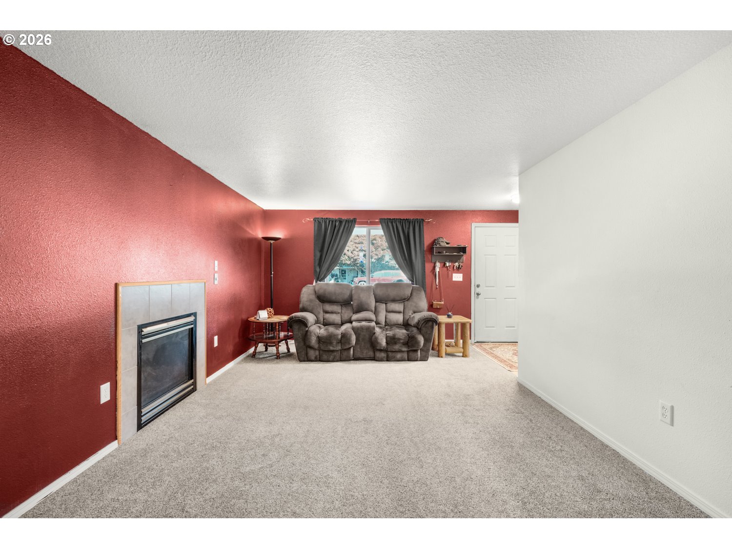 712 MAIN ST