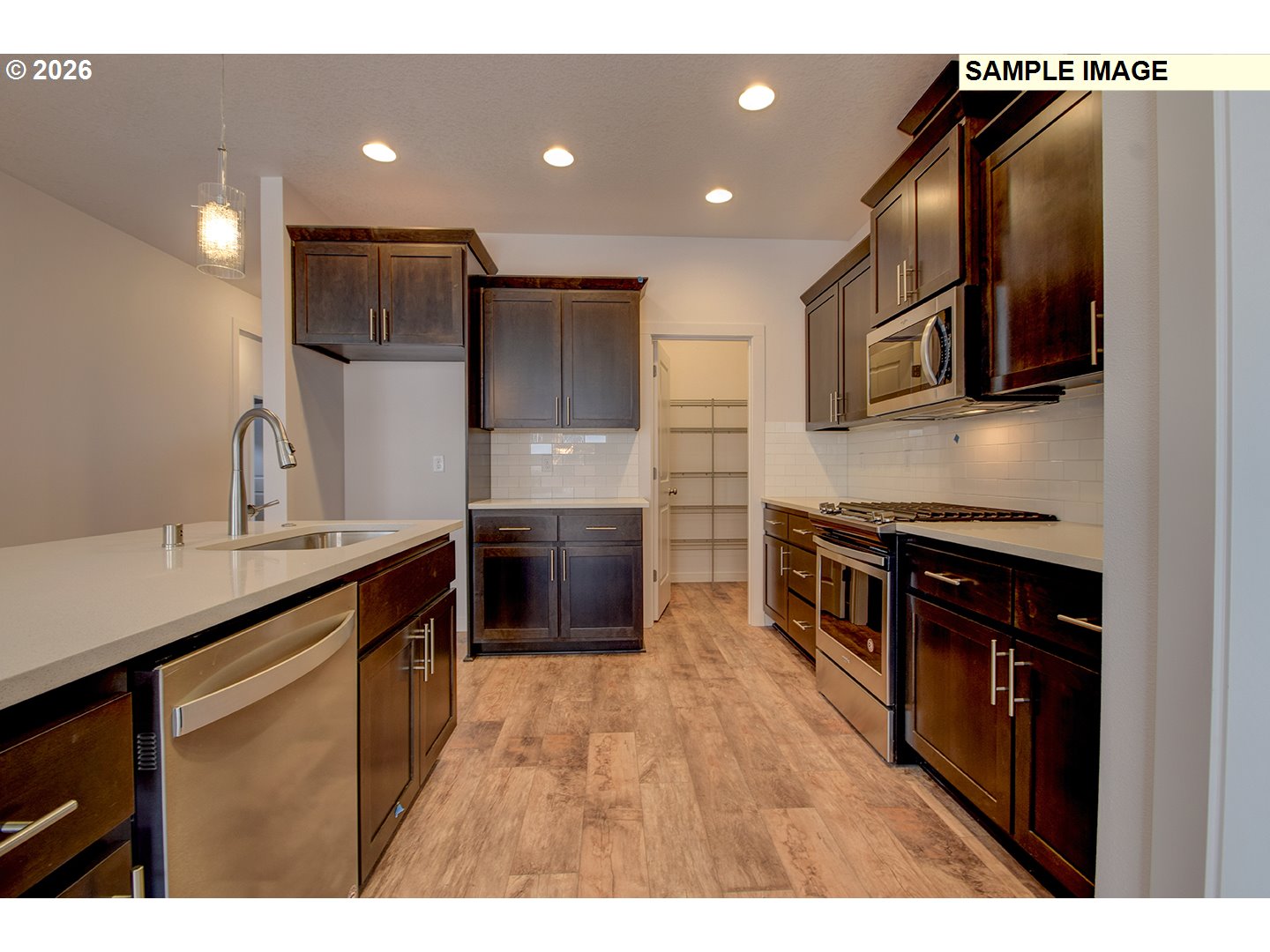 2214 E DALMATIAN DR