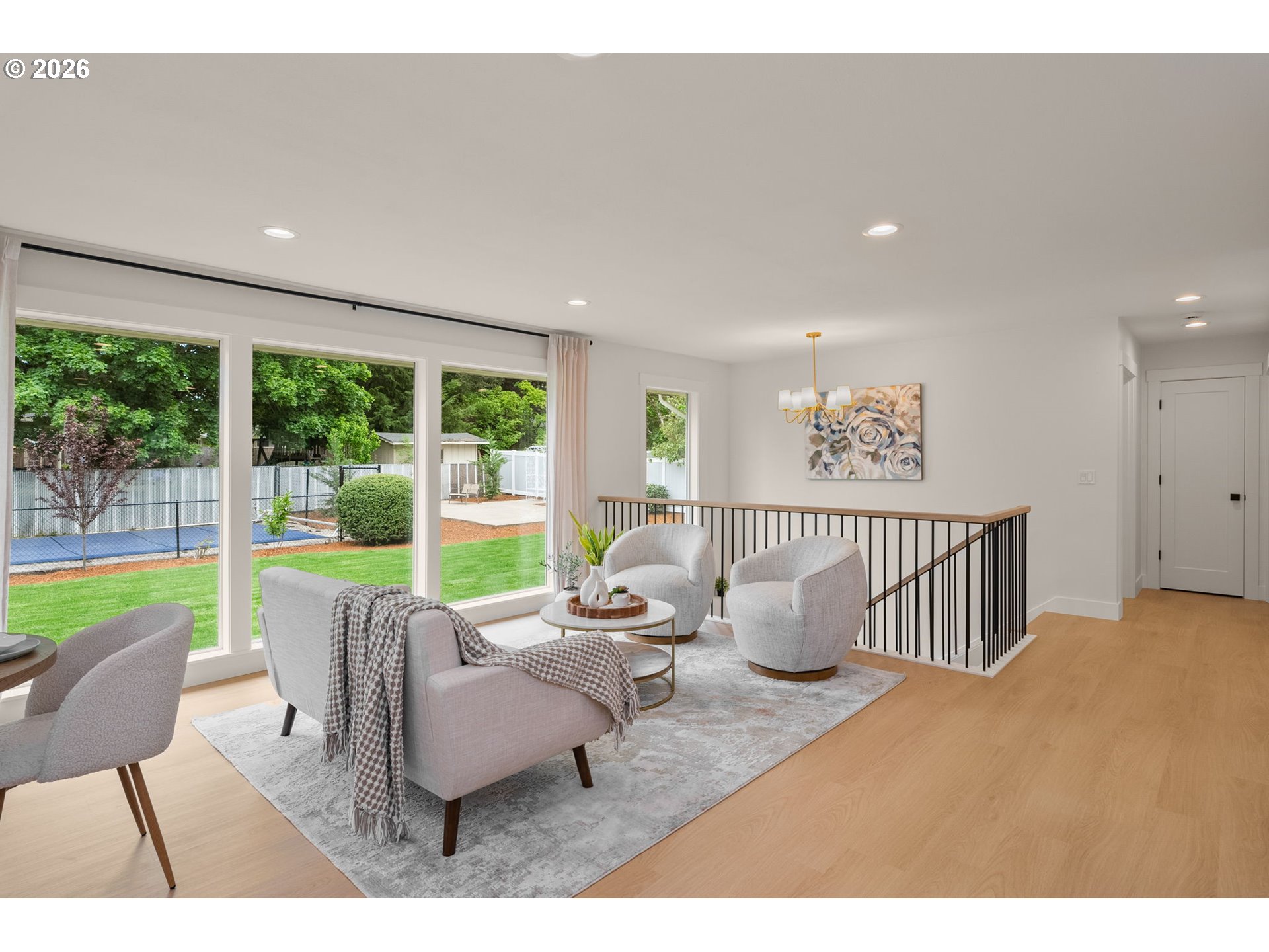 570 NW BIRDSDALE AVE NW