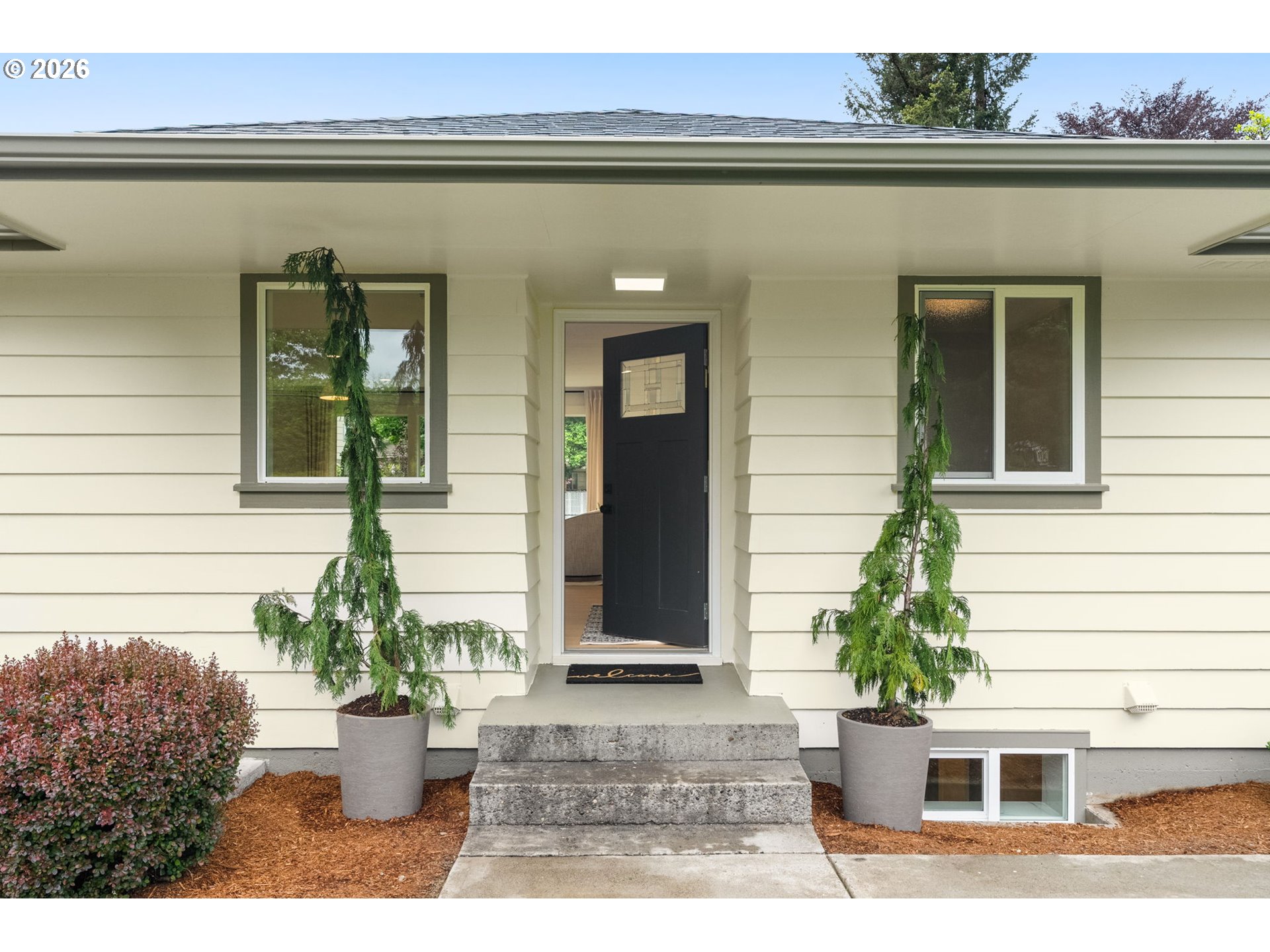 570 NW BIRDSDALE AVE NW