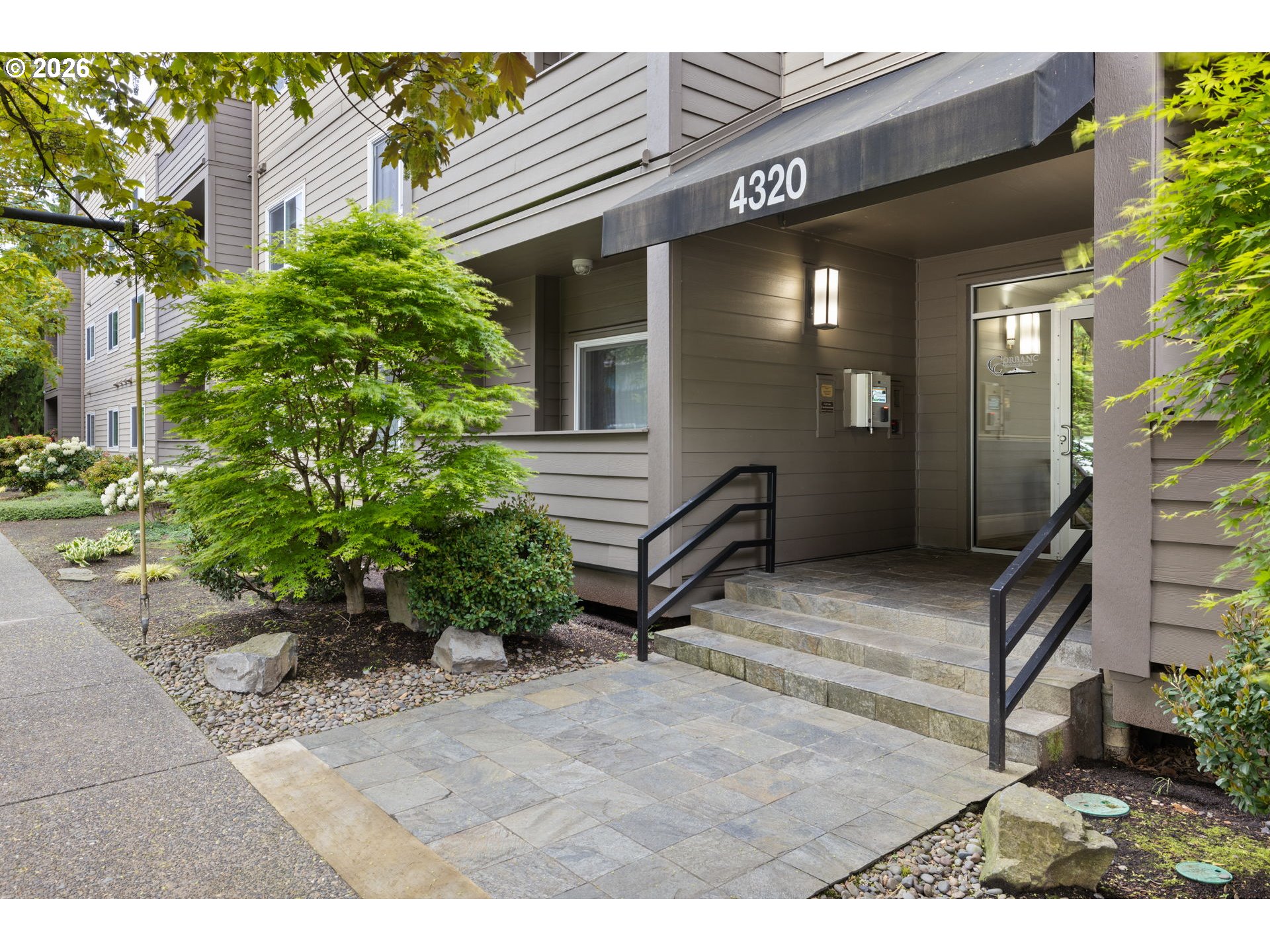 4320 S CORBETT AVE 211