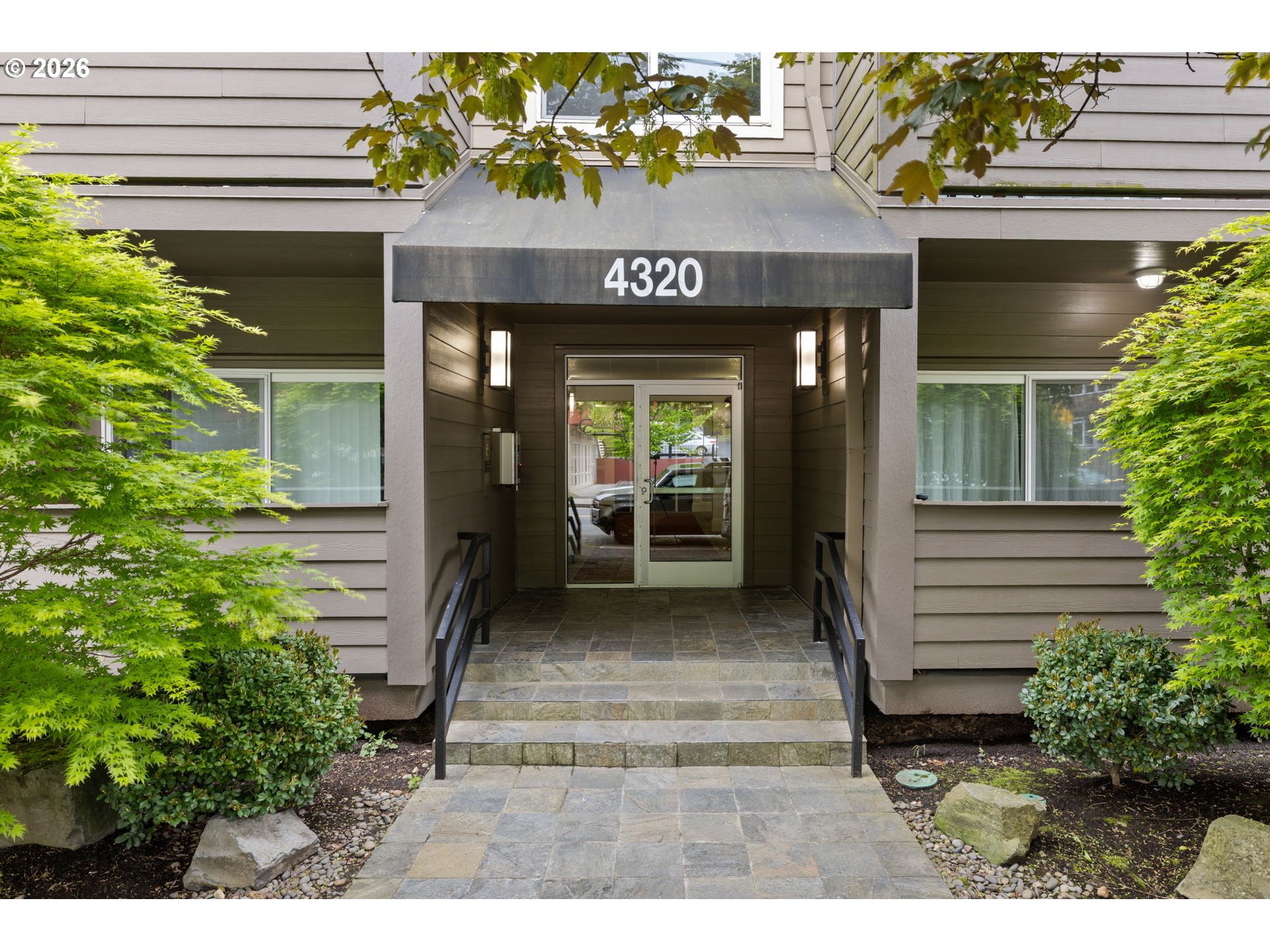 4320 S CORBETT AVE 211