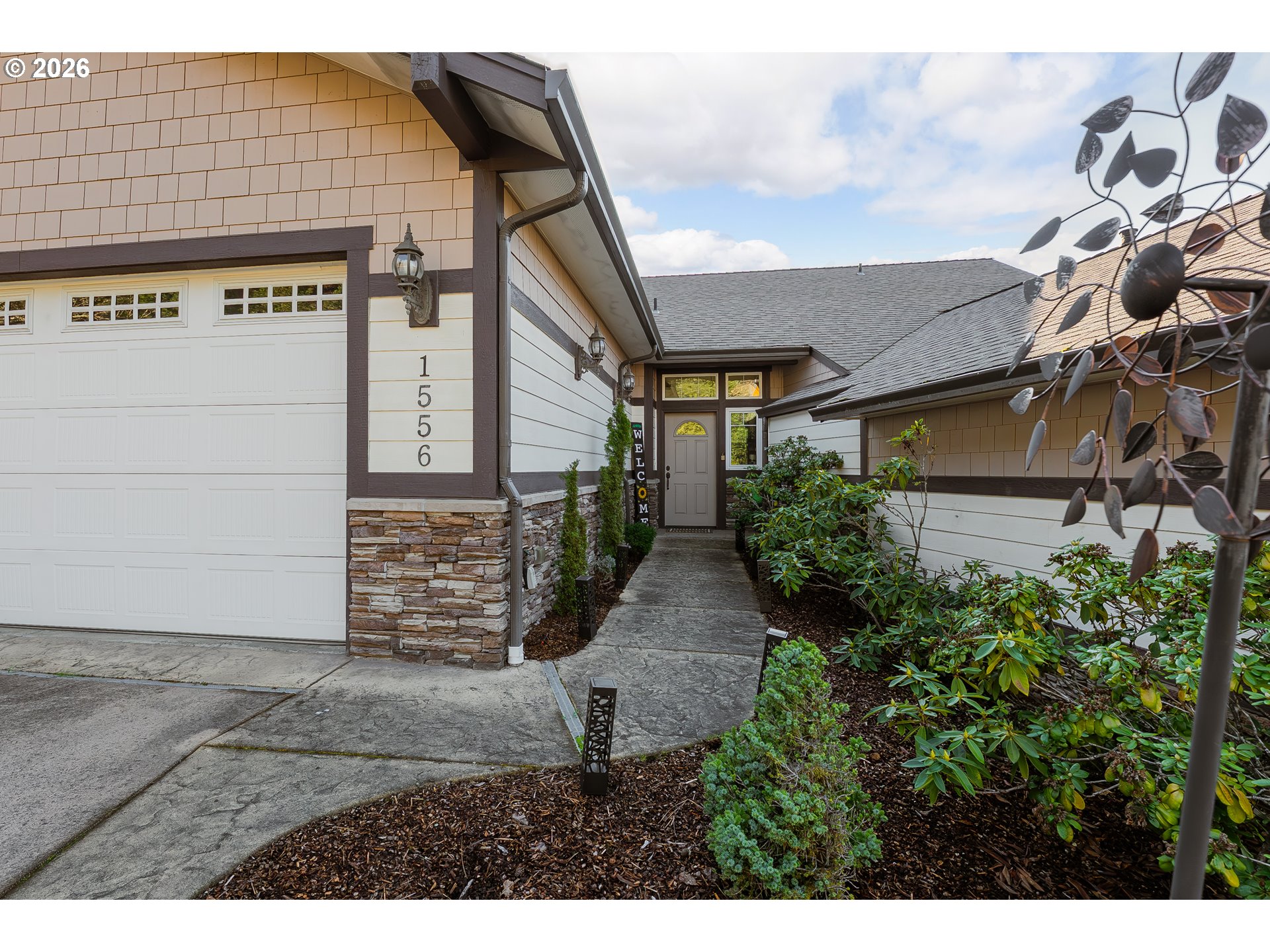 1556 NE KENNEDY LOOP DR