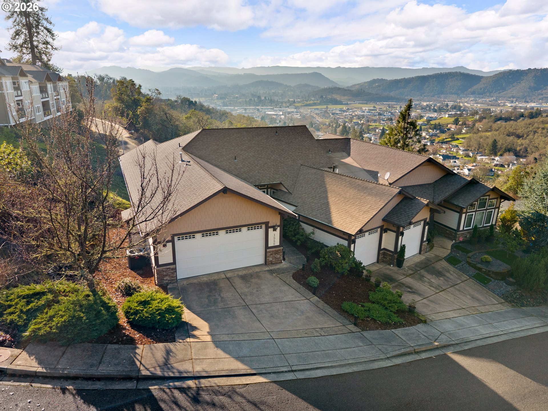 1556 NE KENNEDY LOOP DR